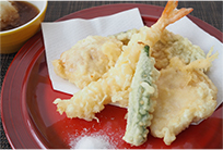 天ぷら（エビ・鶏・⿂・野菜2種）